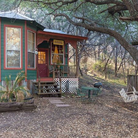 The Victorian Cottage At Creekside Camp & Cabins Marble Falls Εξωτερικό φωτογραφία